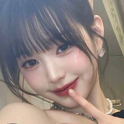 IVE (Jang Wonyoung, An Yujin, Liz, Leeseo, Rei) thumbnail