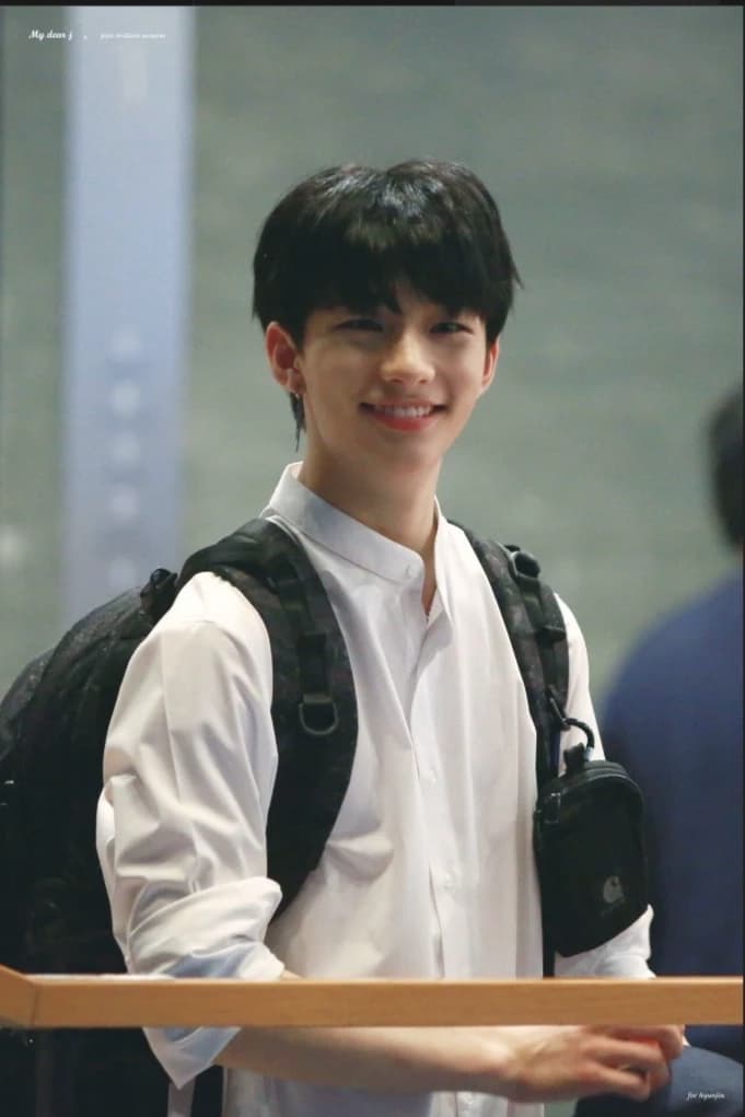Hyunjin thumbnail