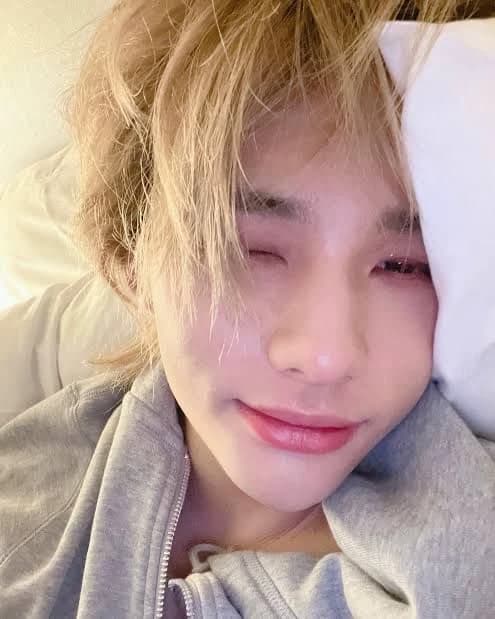 Hwang hyunjin thumbnail