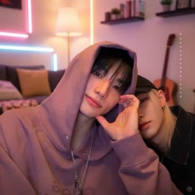 Hwang Hyunjin thumbnail