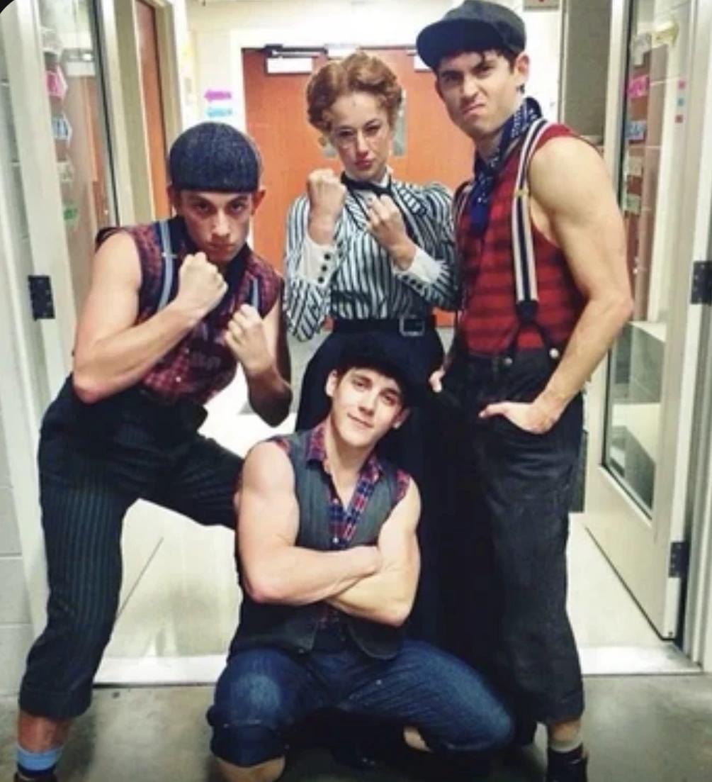 Newsies (credit to orchidsandapples) thumbnail