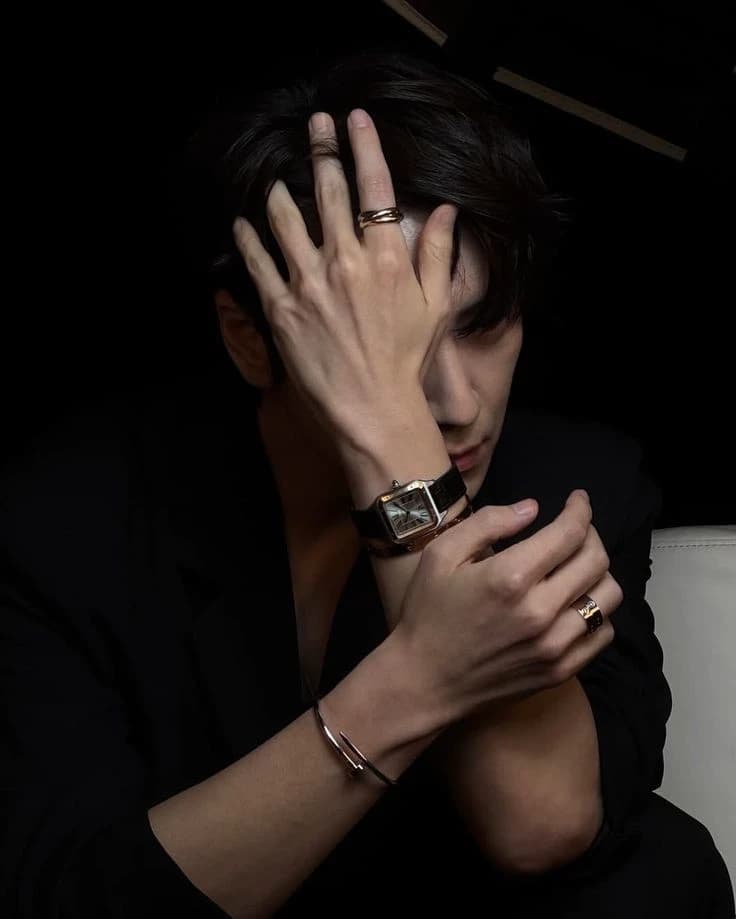 THE BLUE-EYED CEO IS ONLY GENTLE WITH ME thumbnail