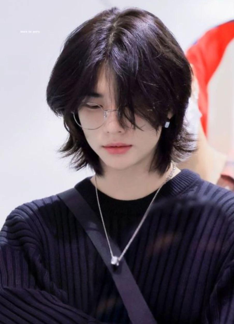 Hwang Hyunjin thumbnail