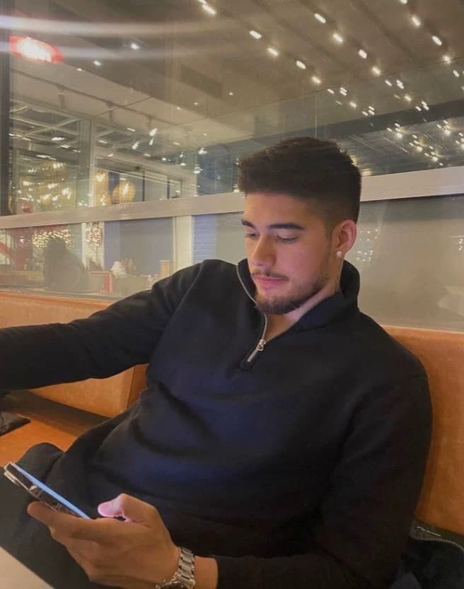 Alex thumbnail