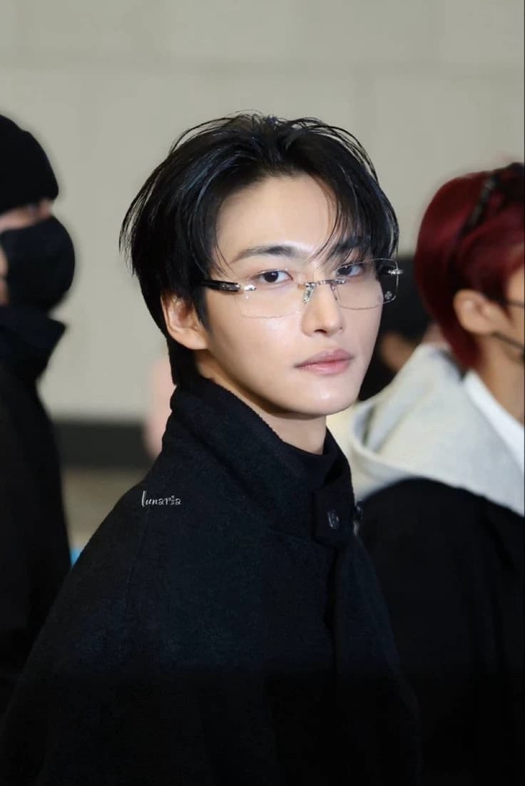 Park Seonghwa thumbnail