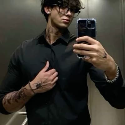 Christopher Richards thumbnail