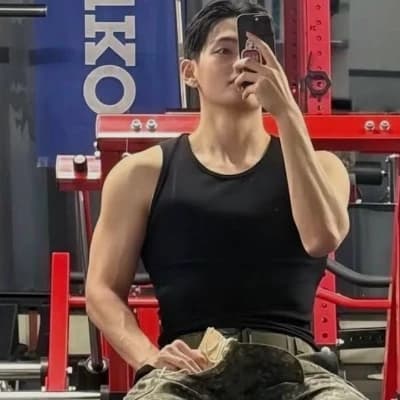 Kim Taehyung thumbnail