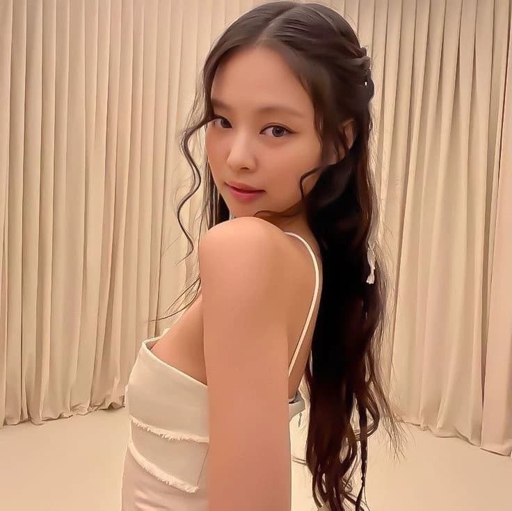 Jennie thumbnail