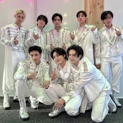 Stray kids thumbnail