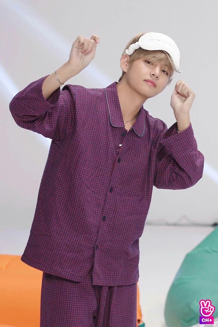 Kim taehyung thumbnail