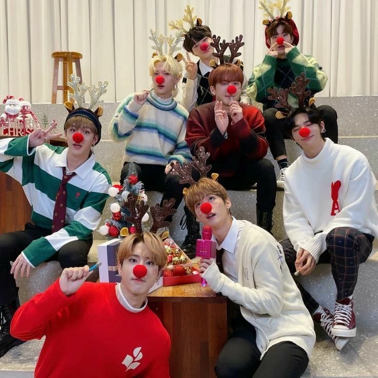 STRAY KIDS thumbnail