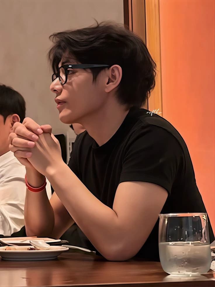 Kim Taehyung  thumbnail