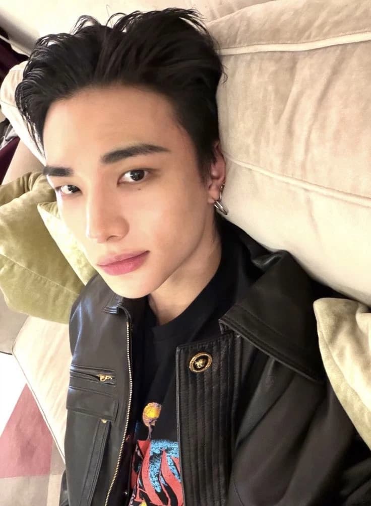 Hyunjin  thumbnail