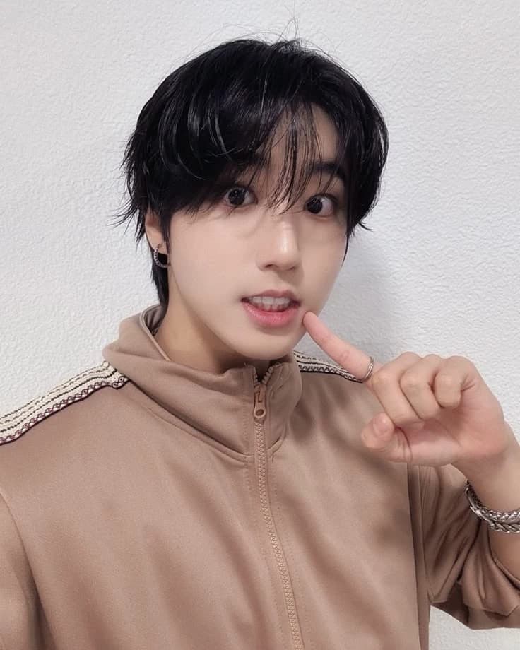 Han Jisung. thumbnail