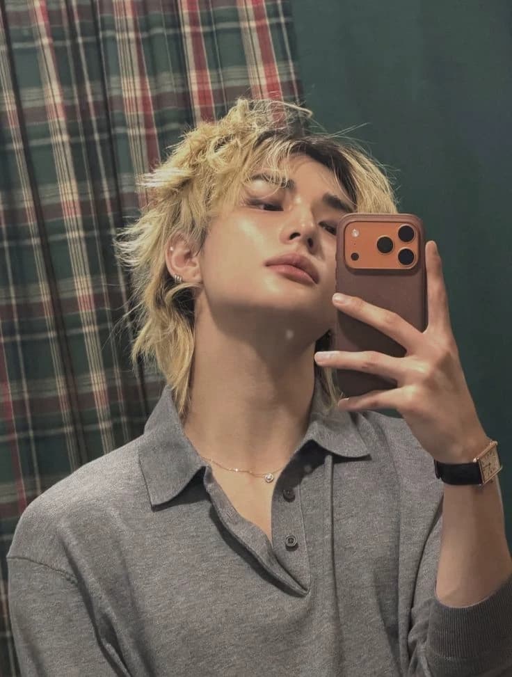Hwang Hyunjin thumbnail