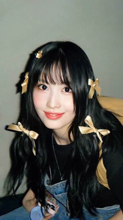 Hirai Momo thumbnail