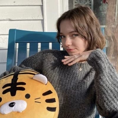 Emma myers thumbnail