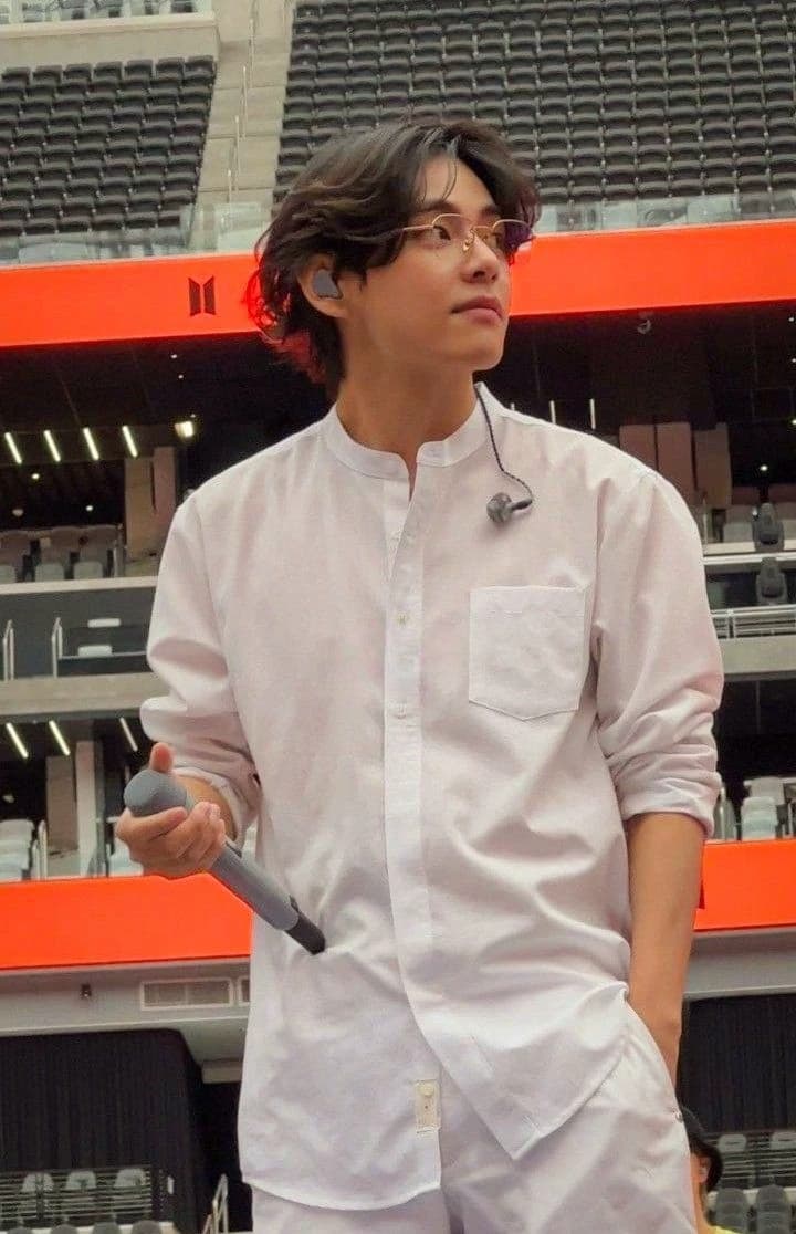 Kim Taehyung thumbnail
