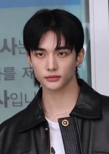  HYUNJIN | VAMPIRE KING  thumbnail