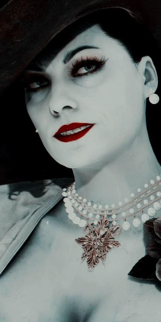 Lady Alcina Dimitrescu thumbnail