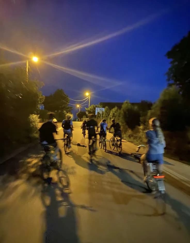 A group of friends thumbnail