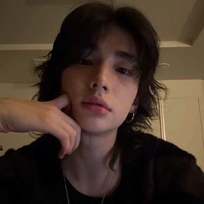 Hwang Hyunjin thumbnail