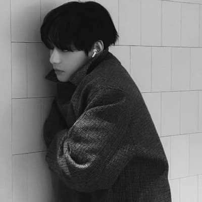 Kim Taehyung thumbnail