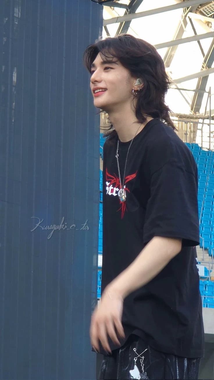 Hyunjin thumbnail