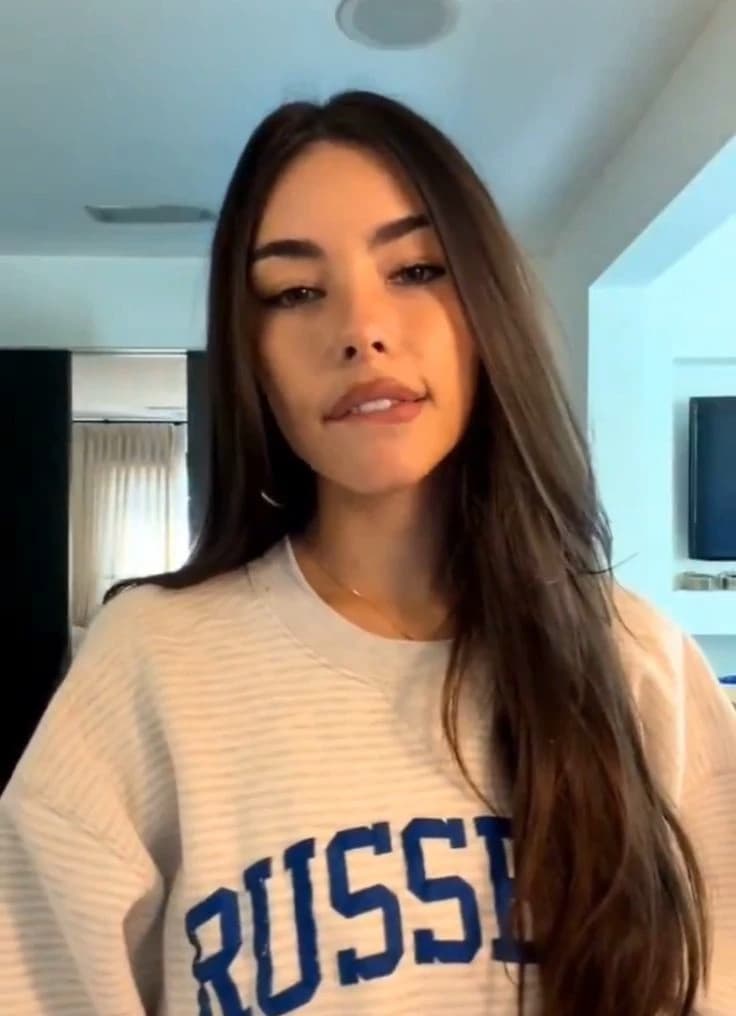 Latina Girl thumbnail
