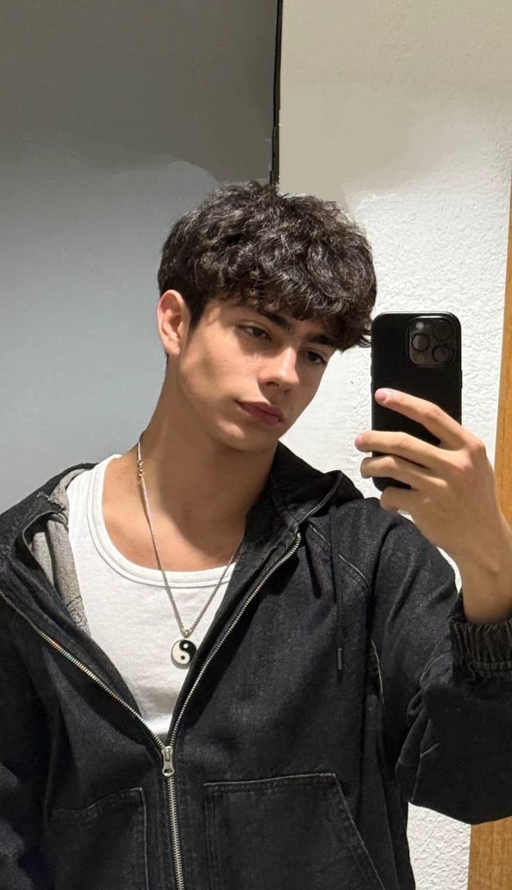 Lucas - gay thumbnail