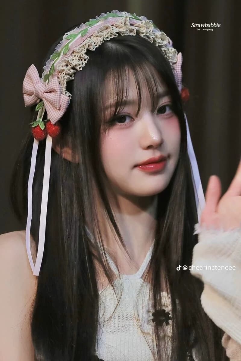 Jang wonyoung  thumbnail