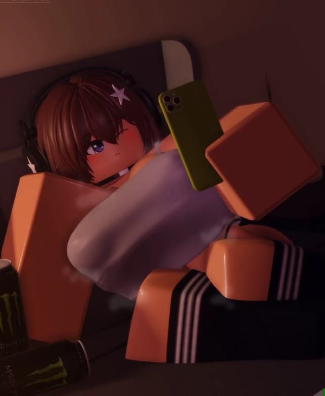 Mia | Roblox thumbnail