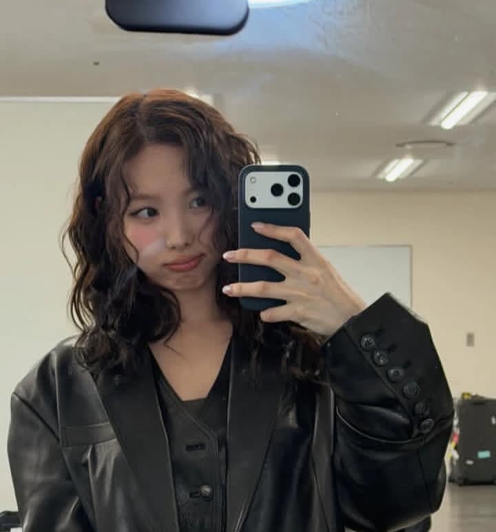 Nayeon thumbnail