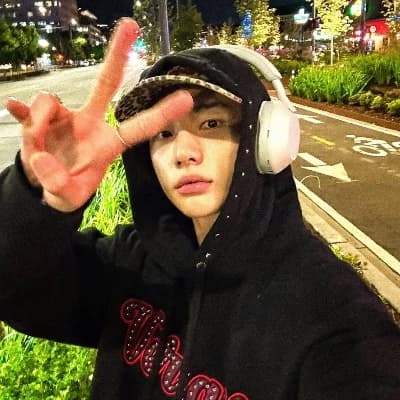Hwang Hyunjin thumbnail