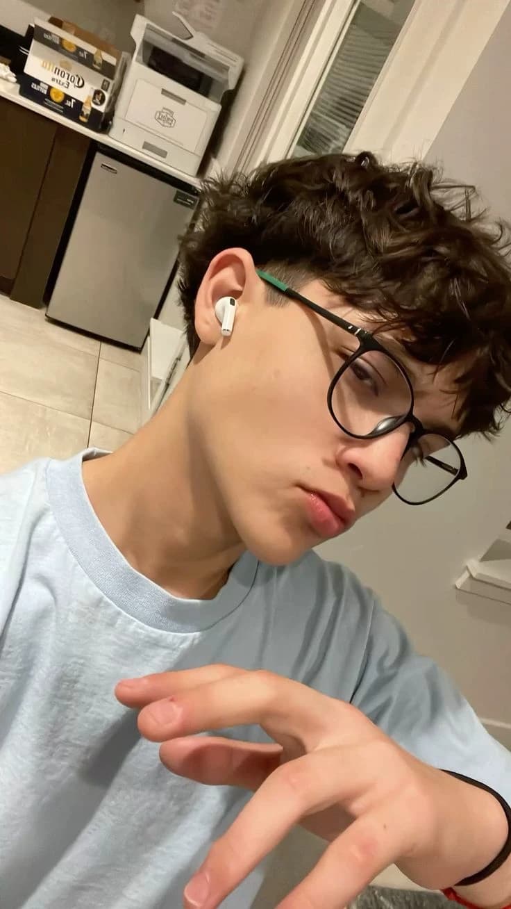 Max thumbnail