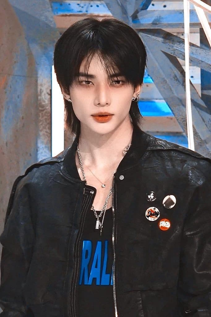 — 🍸 ℋ𝓓deni thumbnail