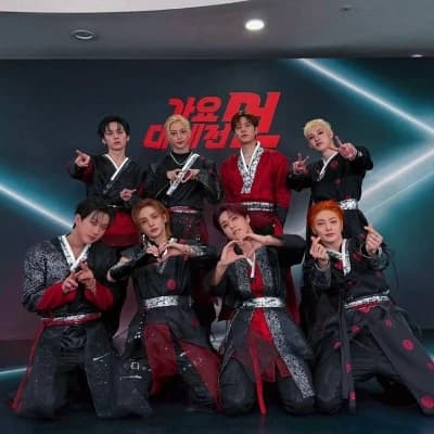 STRAYKİDS thumbnail