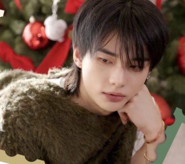 Hwang hyunjin thumbnail