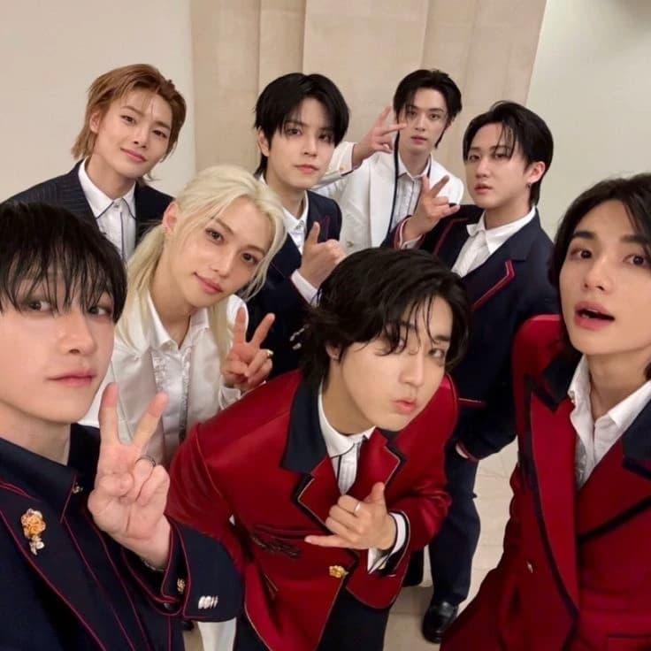 Stray kids thumbnail