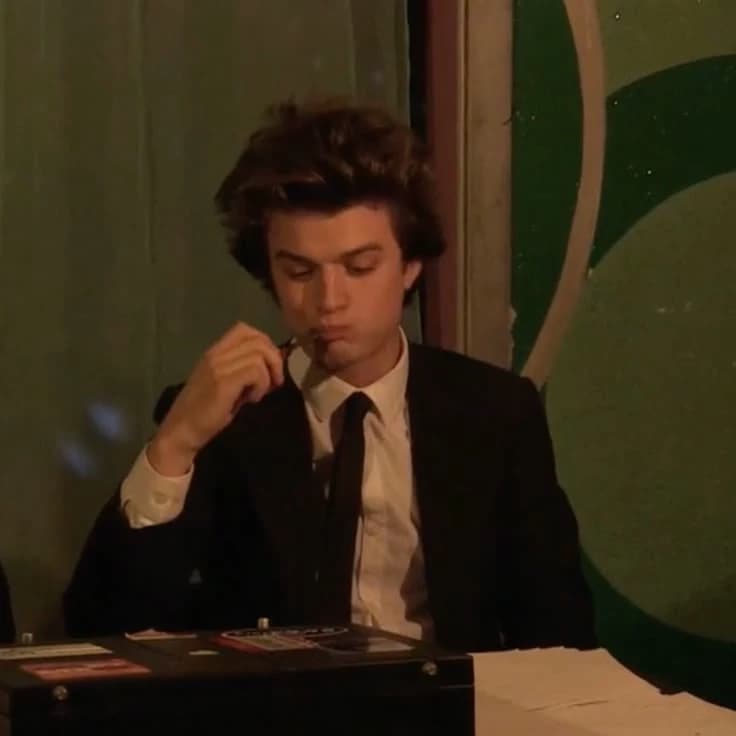 Joe Keery thumbnail