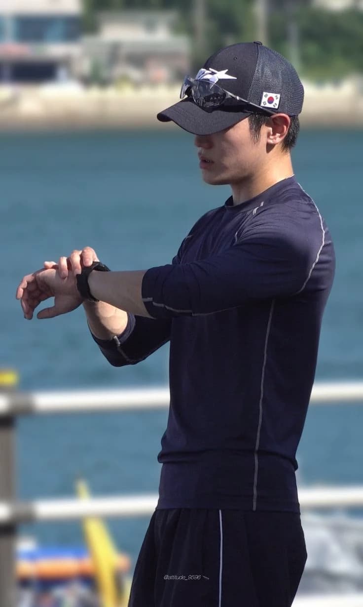 LEE TAEYONG thumbnail