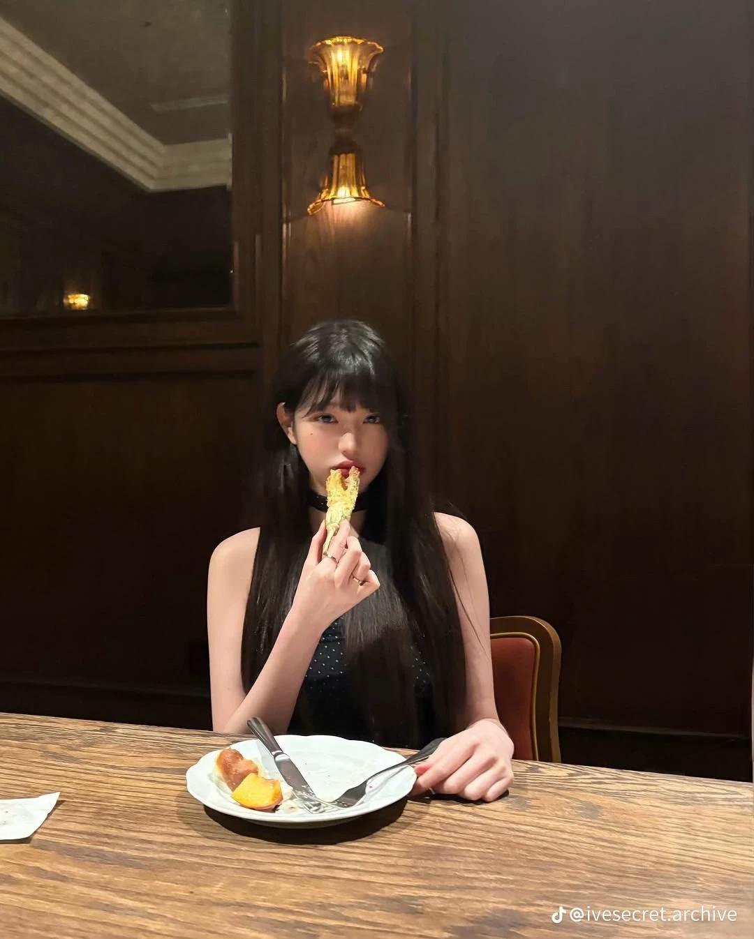 Jang wonyoung  thumbnail