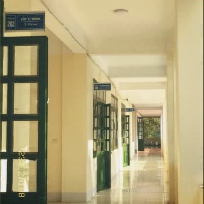 School life with close friends thumbnail
