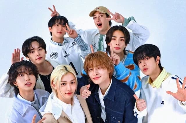 Stray Kids 🐺🐥🥟🐷🐇🦊🐿️🐶 thumbnail