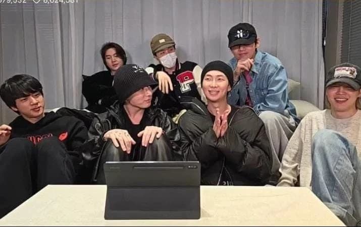 Locos de BTS thumbnail