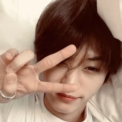 Lee know thumbnail