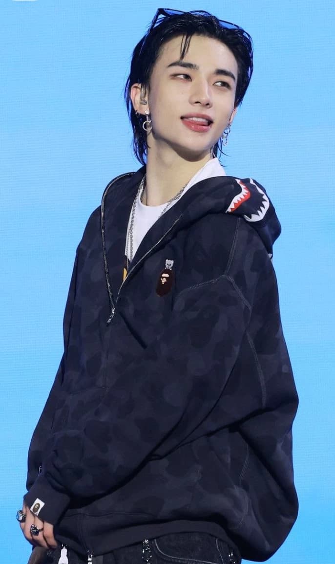 Hwang Hyunjin thumbnail