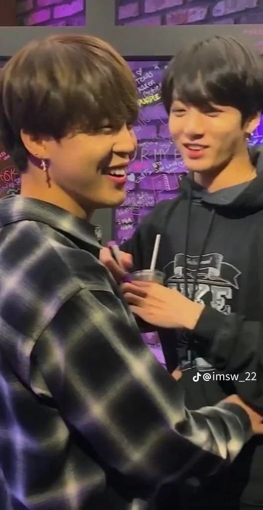 Jimin y Jungkook •BL thumbnail