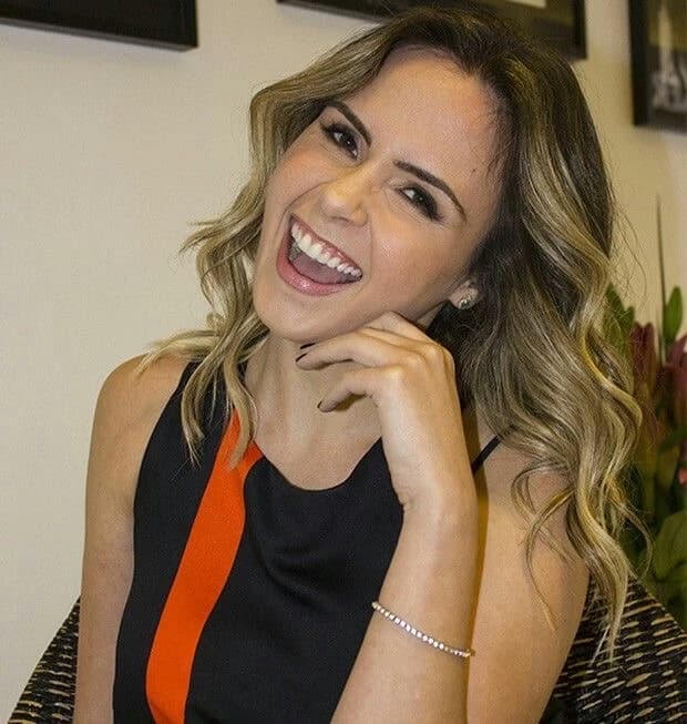 Ana Paula Renault thumbnail