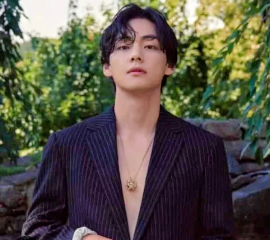 Kim Taehyung thumbnail